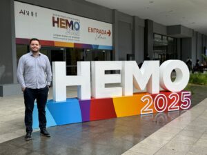 O médico hematologista participa do HEMO 2025, maior congresso de Hematologia do Brasil, reforçando o compromisso com a ciência e o cuidado ao paciente.